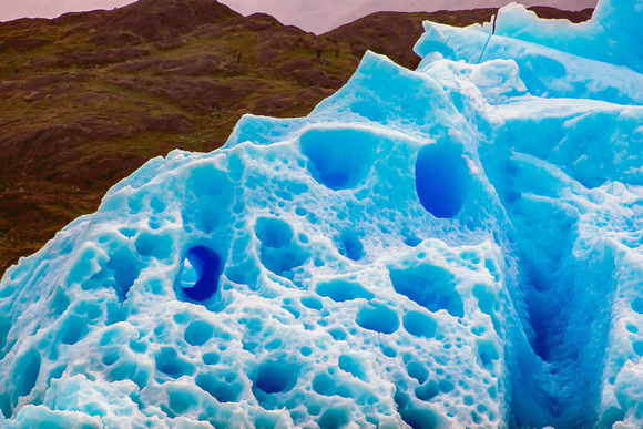 Holey Iceberg, El Calafate