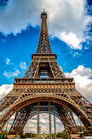 La Tour Eiffel - an imposing sight
