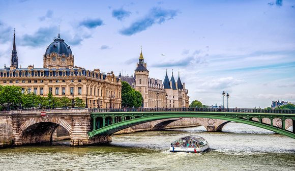 La Seine et Le Tribunal de Commerce