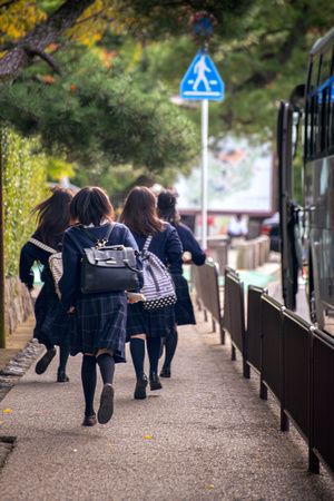 Running to catch the bus on Shishigatani Dori